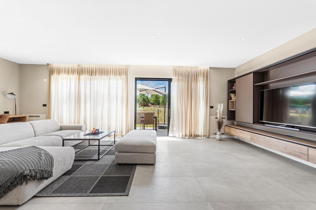 Villa Dafna Пореч Экстерьер фото
