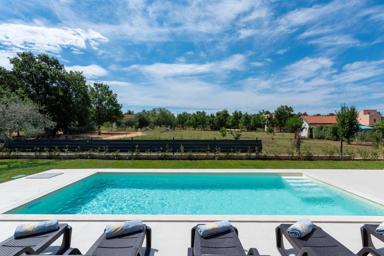 Villa Dafna Пореч Экстерьер фото